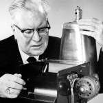 Technology Kills a Lot of Industries, So Why Won’t the Fax Machine Just Die Already?